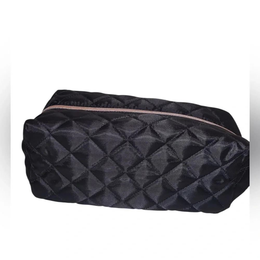 ❤️LE MYSTERE COSMETIC ZIPPERED CLUTCH❤️FLAWLESS!! NEVER USED! - Picture 2 of 5